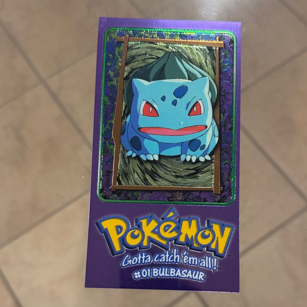Topps Bulbasaur 3 of 5 Oversized Card - Picture 3 of 4